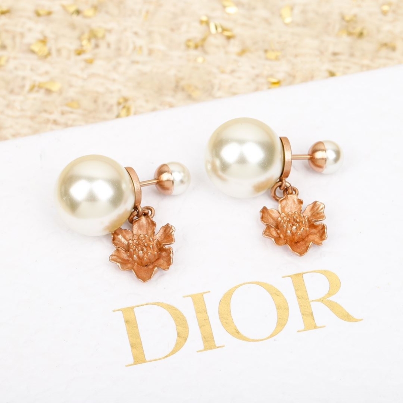 chr1st1an D10r earrings
